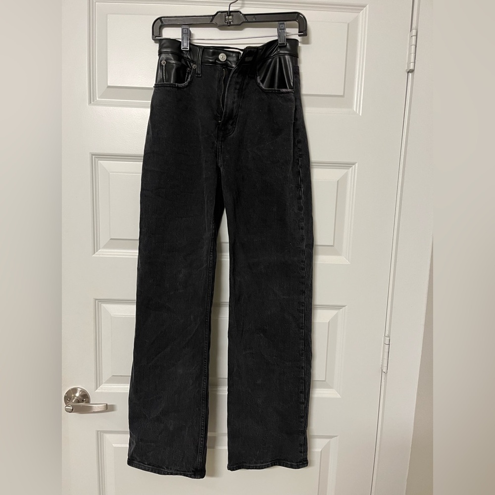 Abercrombie & Fitch Women’s 90s Relaxed Jeans High Rise with Black Leather
